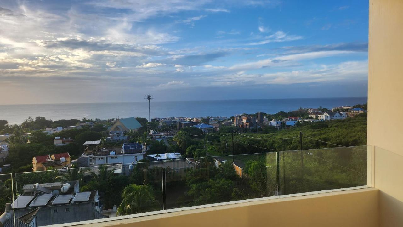 Seaview Luxury Appartment Flic-en-Flacq Buitenkant foto