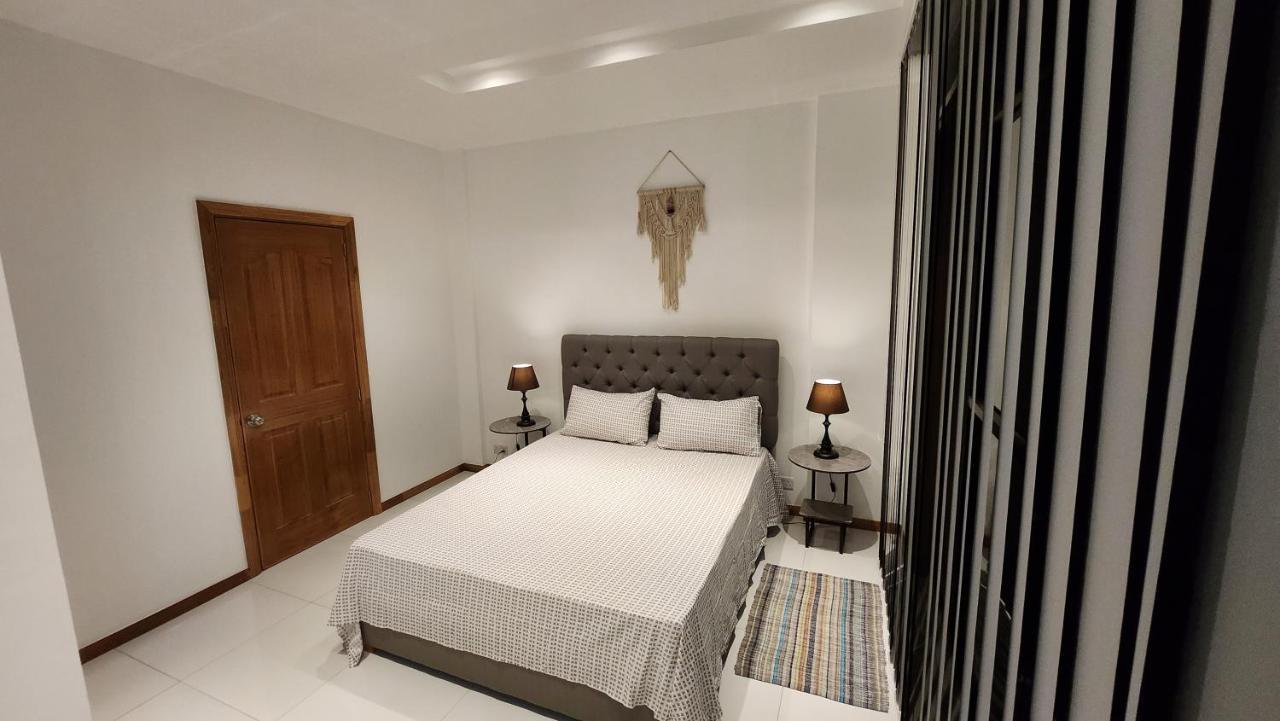 Seaview Luxury Appartment Flic-en-Flacq Buitenkant foto